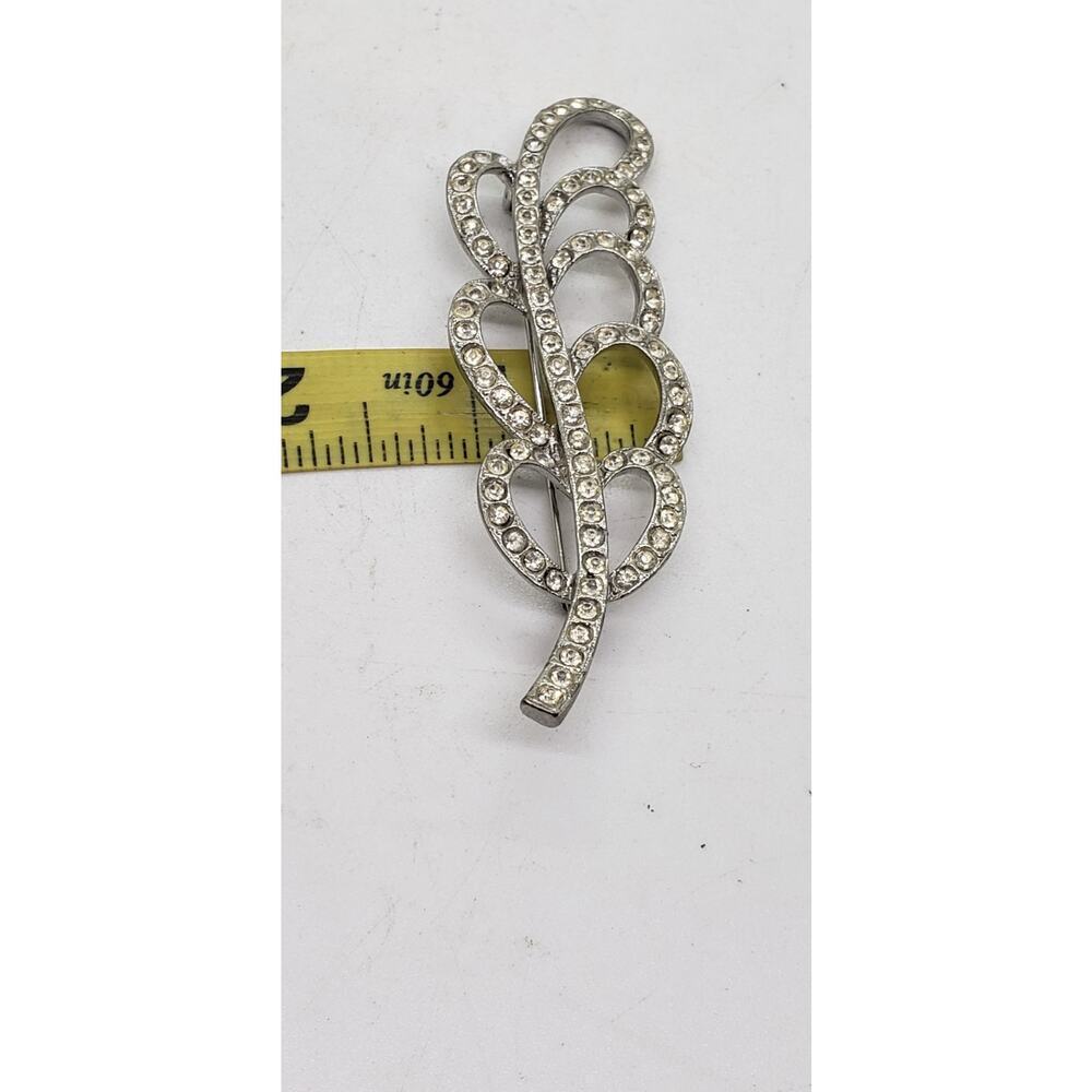 Vintage Brooch Clear Rhinestone Feather Leaf Long Dramatic Looping Swirls Ribbon - Picture 7 of 8